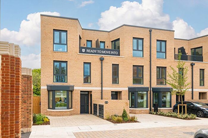 3 Bedroom Property For Sale In Egerton Road, Twickenham, TW2