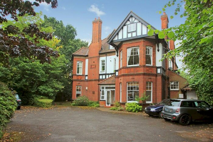 1 Bedroom Apartment To Rent In Langley Avenue, KT6