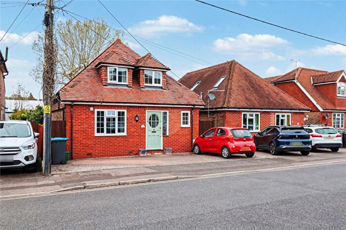 3 Bedroom Detached House For Sale In Gordon Road, Haywards Heath, West Sussex, RH16