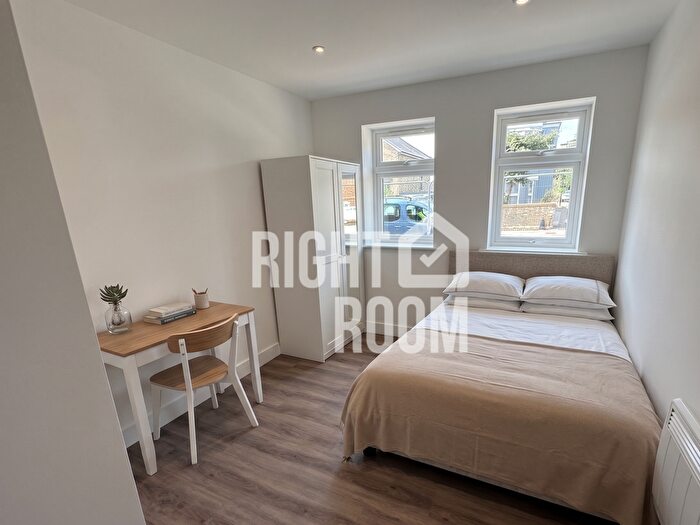 2 Bedroom Flat To Rent In Bed Apartment, Anglesea Road, Southampton, SO15