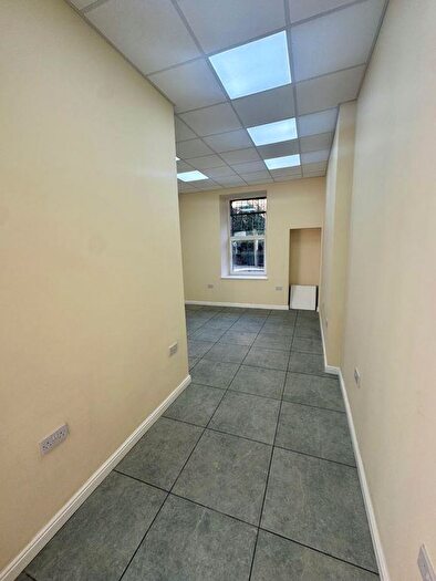 1 Bedroom Flat To Rent In Cathcart Wholesale Retail, Cathcart Road, Glasgow, G42