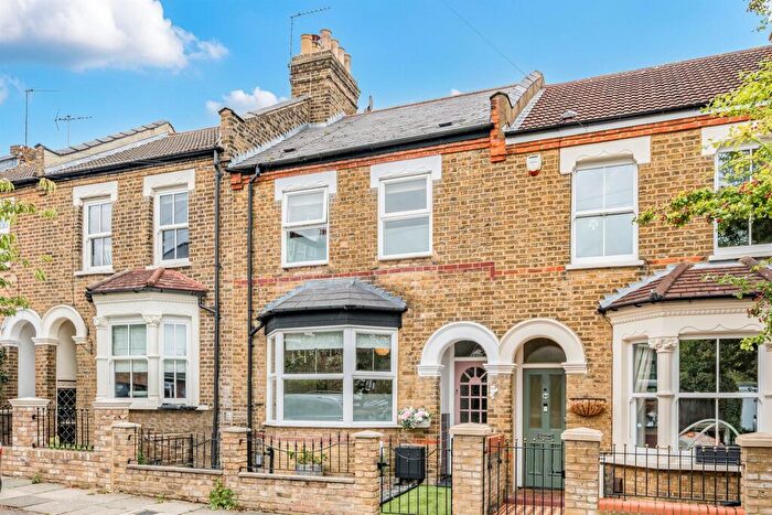 3 Bedroom Terraced House For Sale In Gloucester Road, Enfield, EN2
