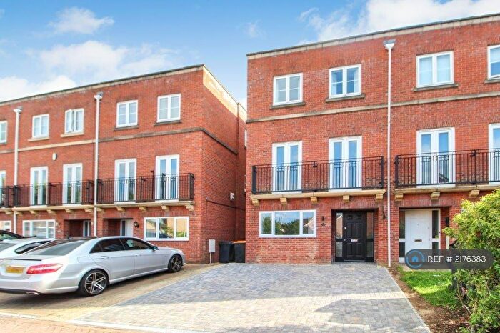 4 Bedroom End Of Terrace House To Rent In Redwald Close, Kempston, Bedford, MK42