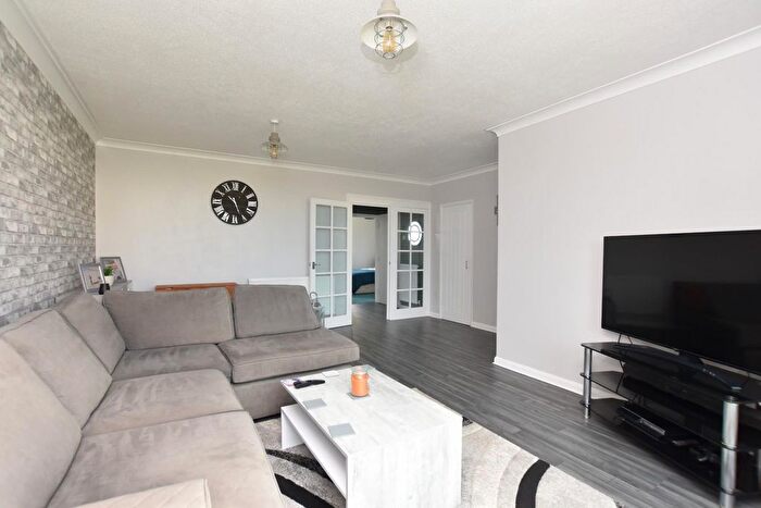 2 Bedroom Flat For Sale In Cedar Crescent, St. Marys Bay, Romney Marsh, TN29