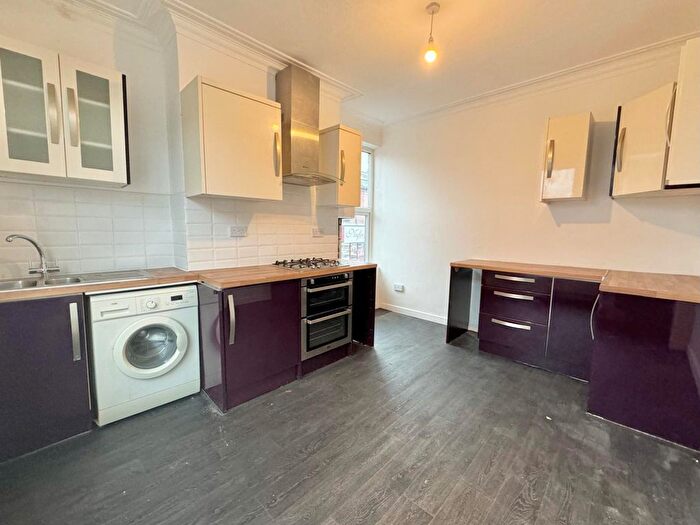 4 Bedroom Terraced House To Rent In Hardy Terrace, Leeds, West Yorkshire, LS11
