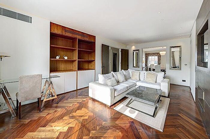 3 Bedroom Maisonette To Rent In Eaton Place, SW1X