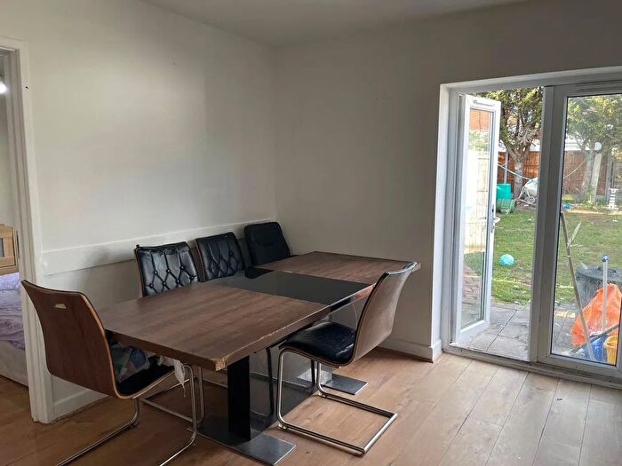 1 Bedroom Flat To Rent In Romford, RM7