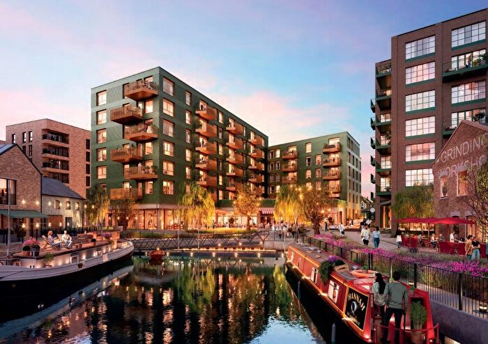 3 Bedroom Flat For Sale In High Street, Brentford, TW8