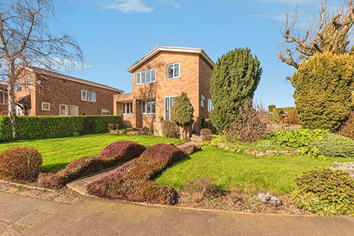 4 Bedroom Detached House For Sale In New Lane, Skelmanthorpe, Huddersfield, HD8