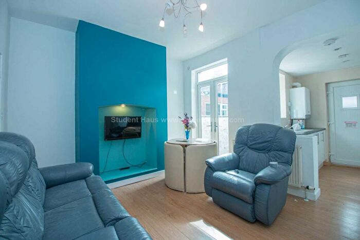 3 Bedroom House To Rent In Romney Street, Salford, M6