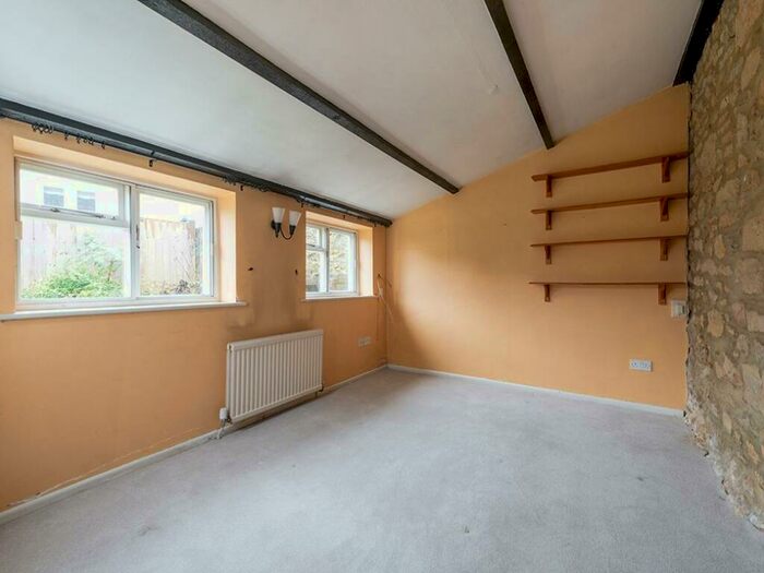 3 Bedroom End Of Terrace House For Sale In Bristol Road Sherborne, DT9