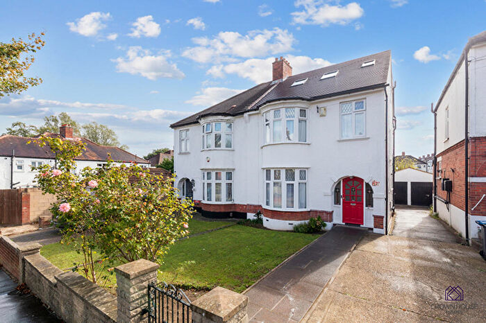 5 Bedroom Semi Detached House For Sale In Howden Road, London, SE25