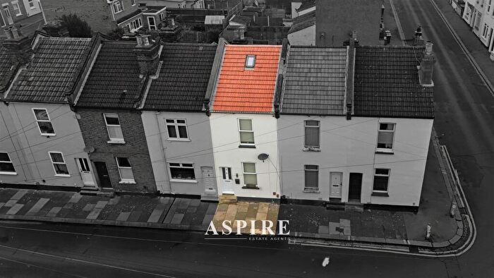 2 Bedroom Terraced House For Sale In Fernbrook Avenue, Southend-On-Sea, SS1