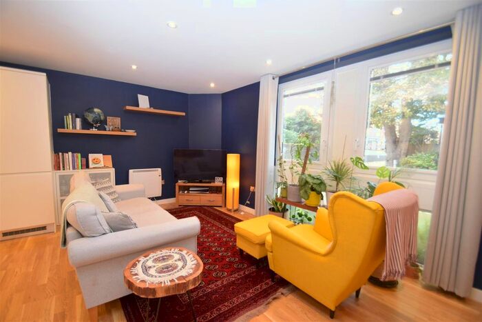 2 Bedroom Flat To Rent In Old Lodge Place, St Margarets, Twickenham, TW1