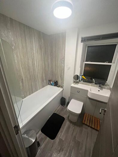 3 Bedroom Detached House To Rent In High Street, Portland, DT5