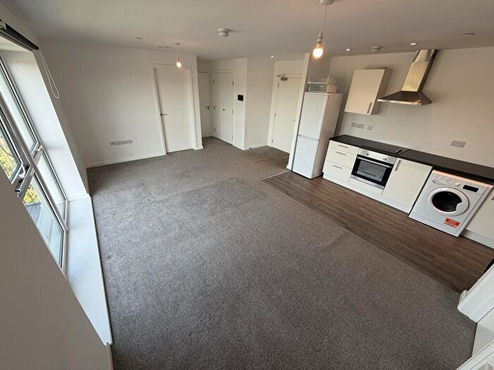 2 Bedroom Apartment To Rent In Thistle Apartments, LU1