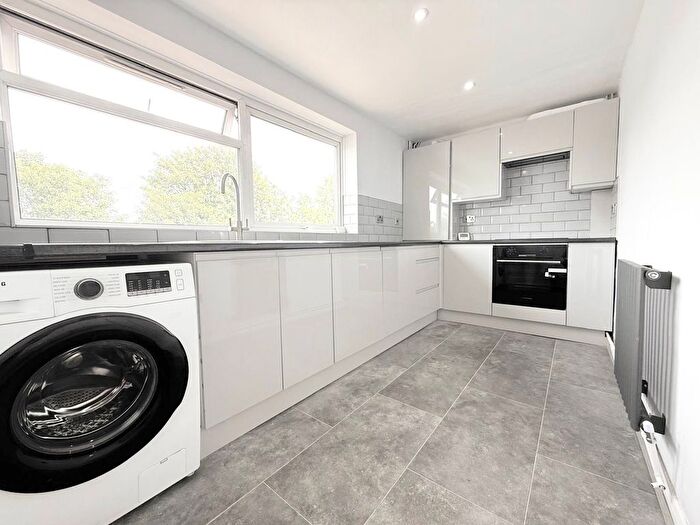 2 Bedroom Flat To Rent In London Road, Bromley, BR1
