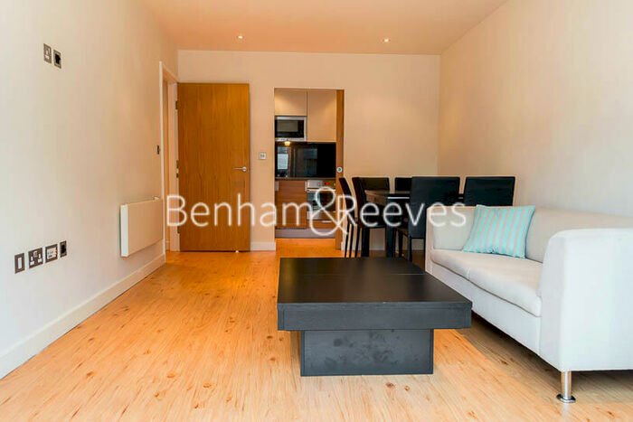 2 Bedroom Apartment To Rent In Curtiss House, Heritage Avenue, NW9