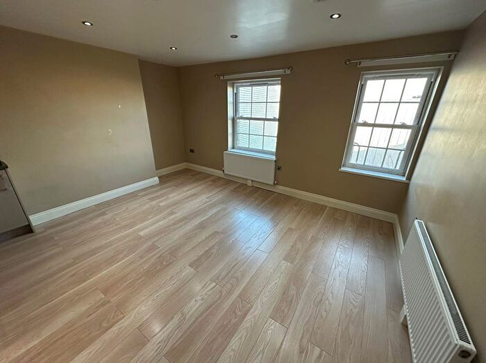 1 Bedroom Apartment To Rent In Slough, Berkshire, SL1