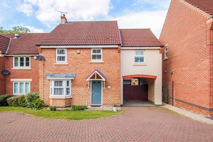 4 Bedroom Detached House For Sale In Braithwaite Court, Hemsworth, Pontefract, WF9