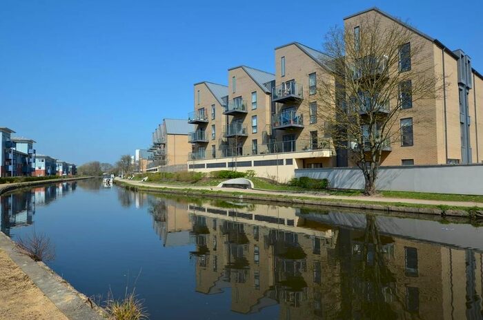 2 Bedroom Flat To Rent In Rowlock House, West Drayton, UB7