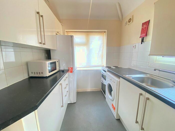 1 Bedroom Flat To Rent In Nicholas Road, Dagenham, RM8