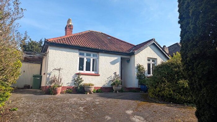 3 Bedroom Bungalow For Sale In Bath Road, Wells, BA5