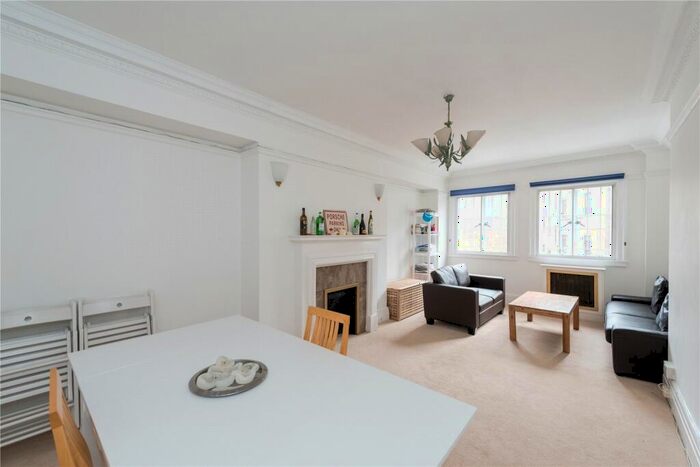 1 Bedroom Flat To Rent In Chiltern Court, Baker Street, London, NW1