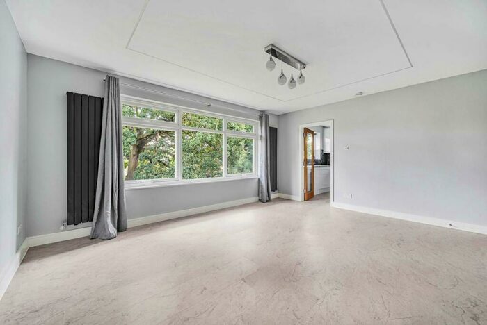 2 Bedroom Flat To Rent In Dell Farm Road, Ruislip, HA4