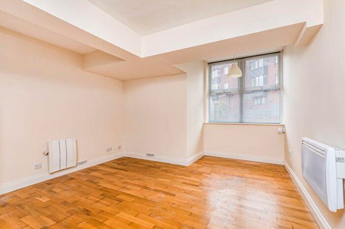 1 Bedroom Apartment To Rent In Clarendon Road, Southsea, PO4