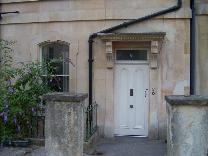 3 Bedroom Flat To Rent In Belgrave Terrace, BA1