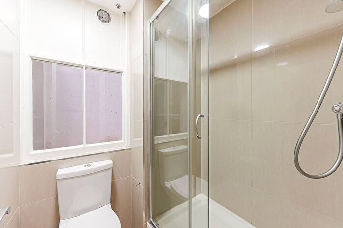 1 Bedroom Flat To Rent In Queens Gate, South Kensington, London, SW7