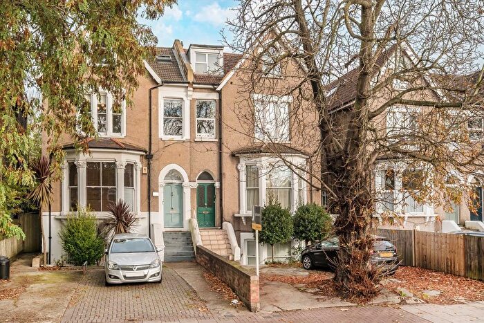 1 Bedroom Flat For Sale In Bedford Hill, Balham, SW12
