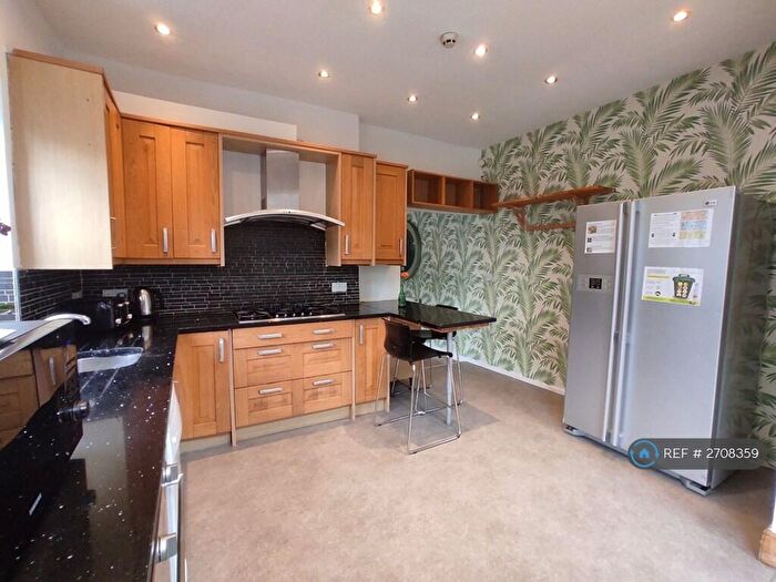 6 Bedroom End Of Terrace House To Rent In Acomb Street, Manchester, M14