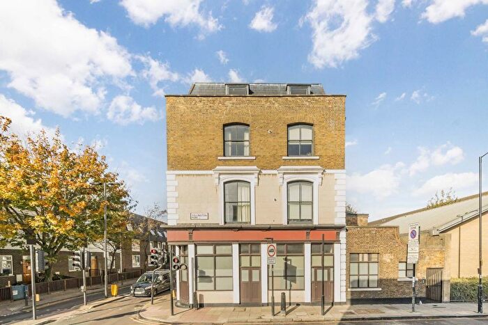 3 Bedroom Flat For Sale In Tollington Park, London, N4