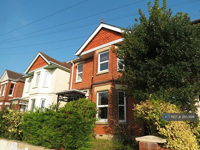 6 Bedroom Detached House To Rent In Frederica Road, Bournemouth, BH9