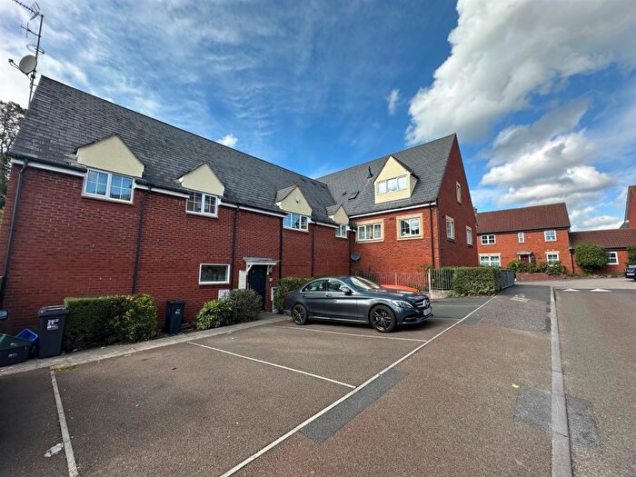 2 Bedroom Flat For Sale In Rogers Walk, Cotford St. Luke, Taunton, TA4