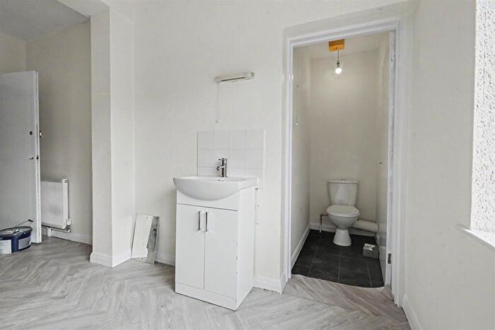 Detached House To Rent In North Denes Road, Great Yarmouth, NR30