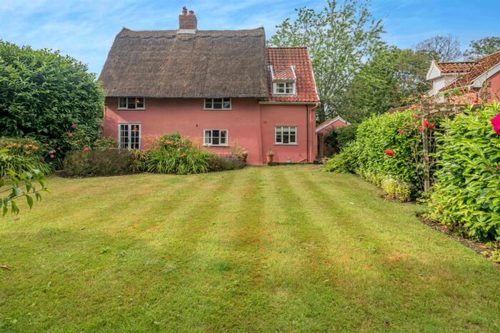 3 Bedroom Property For Sale In Upper Street, Billingford, Diss, IP21