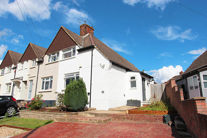 2 Bedroom End Of Terrace House For Sale In Hillside, Darenth, DA2