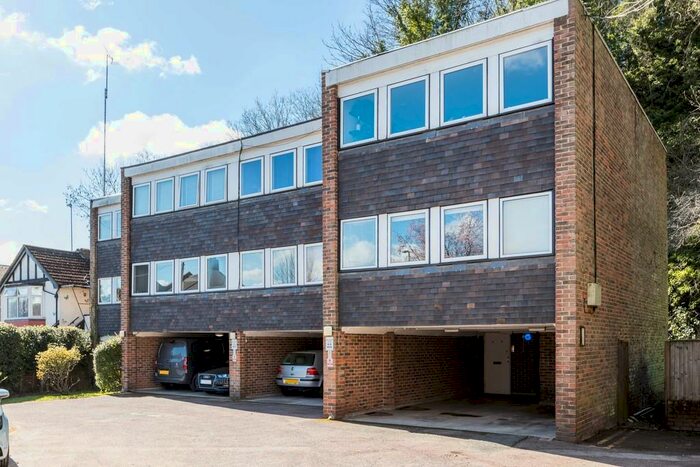 1 Bedroom Apartment To Rent In Biddulph Road, South Croydon, CR2