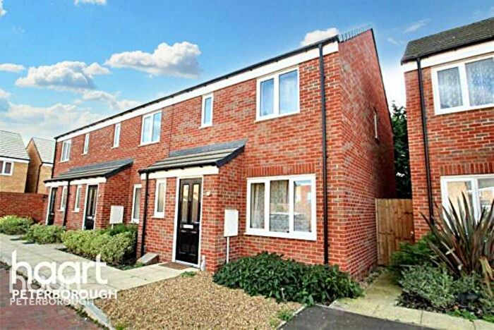 3 Bedroom End Of Terrace House For Sale In Saxonbury Way, Peterborough, PE2