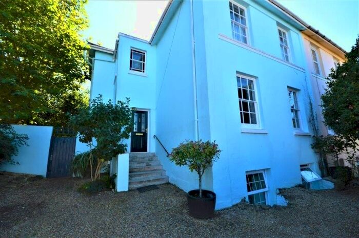 5 Bedroom Semi-Detached House To Rent In John Street, Ryde, PO33
