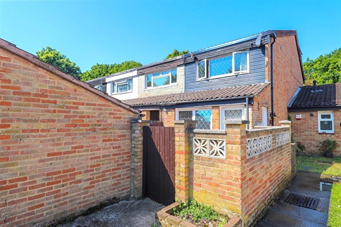 3 Bedroom Terraced House For Sale In Charnwood Road, Uxbridge, UB10