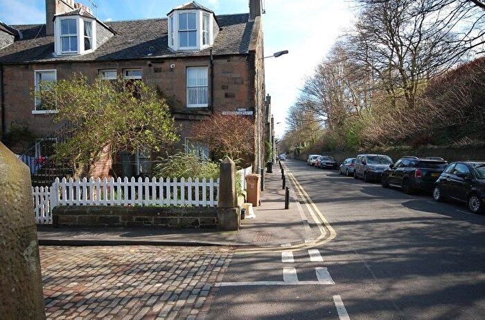 2 Bedroom Terraced House To Rent In Avondale Place, Edinburgh, EH3