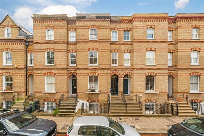 1 Bedroom Flat For Sale In Ravensdon Street, Kennington, SE11