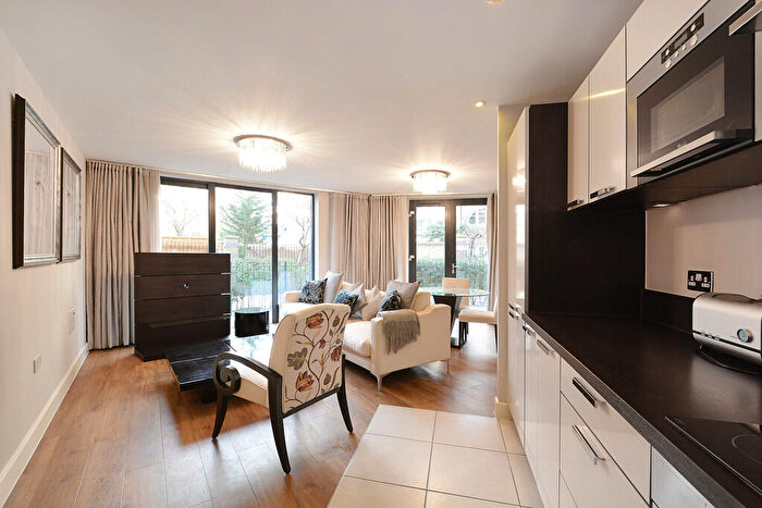 2 Bedroom Apartment To Rent In Fairmont House, Albatross Way, SE16