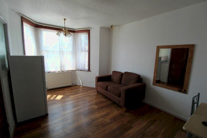 1 Bedroom Flat To Rent In Argyle Road, Ilford, IG1