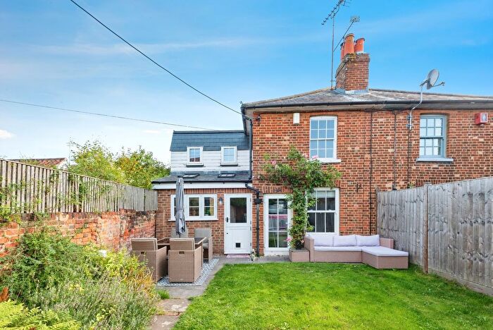 2 Bedroom Semi-Detached House For Sale In Middle Road, Leatherhead, Surrey, KT22