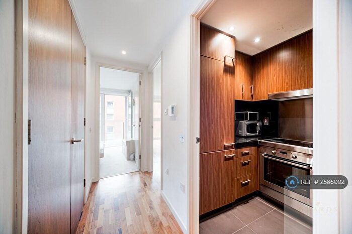 1 Bedroom Flat To Rent In New Providence Wharf, London, E14